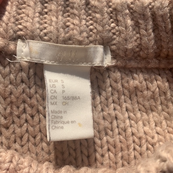 H&M sweater size small - Picture 3 of 7